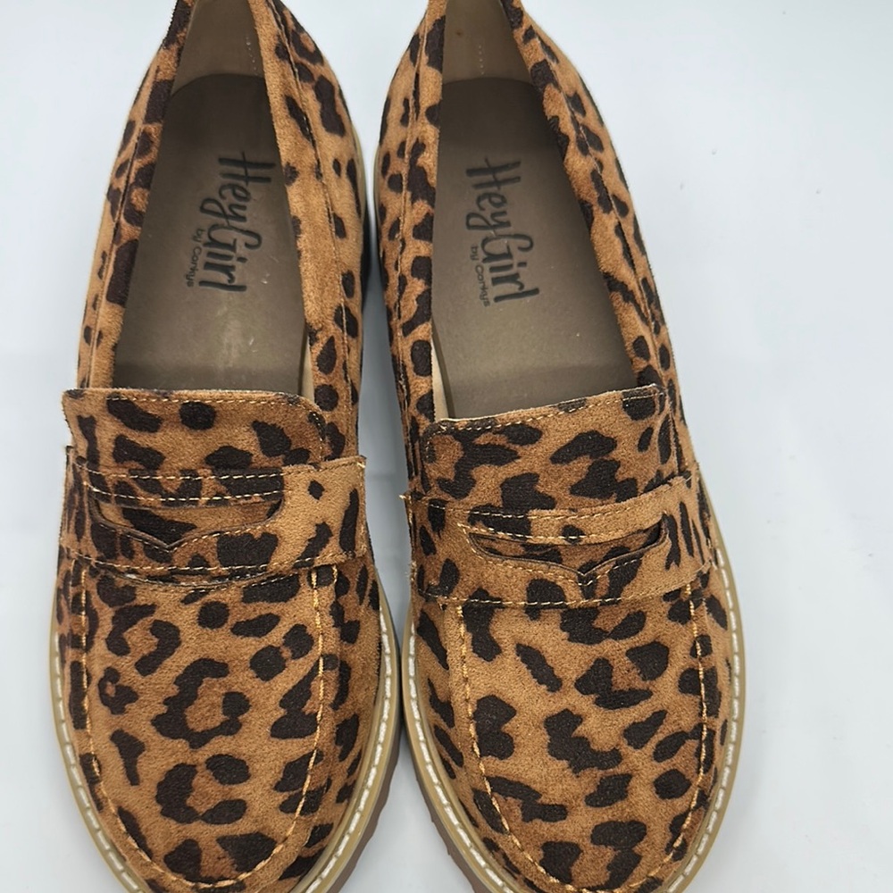 NWT Hey girls Leopard Print Loafers women’s Size 6 - Picture 3 of 9